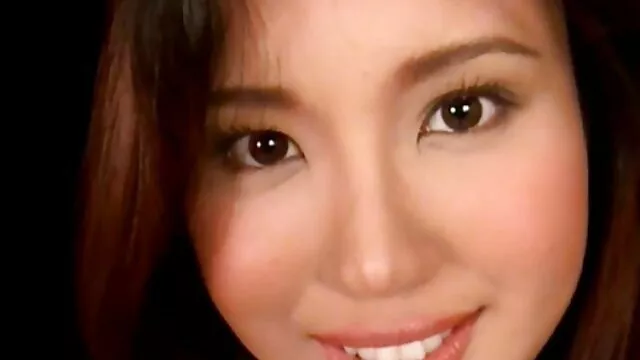 me montrant french porn film streaming ses seins ..