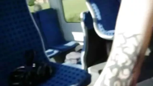 MILF se masturbe filmsexsegratuit avec un gode