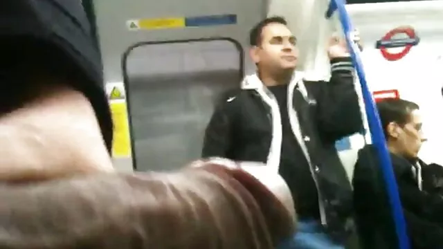 Un porno francais amateur gay mec chanceux fait une double pipe en POV