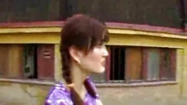 Hot Kira extrait de film x francais gratuit an Holly joue sa chatte avec un gode