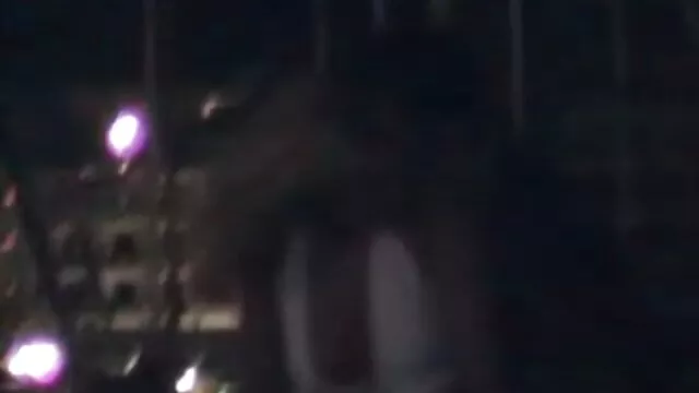 Jeune pute aux cheveux longs se fait lécher le cul serré le film porno français et baiser par derrière