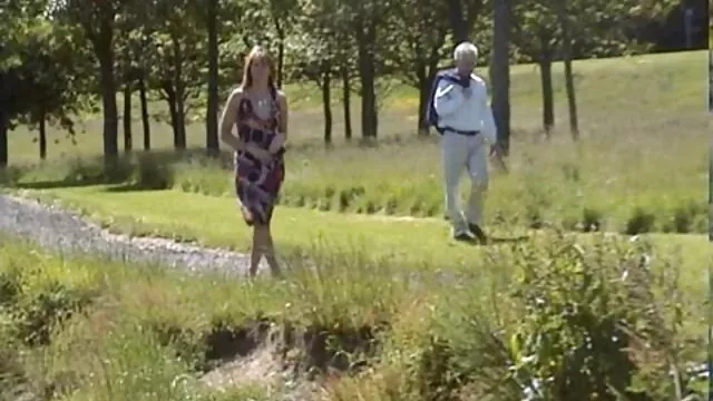 Énorme video de porno francais bite noire dans petit poussin blanc