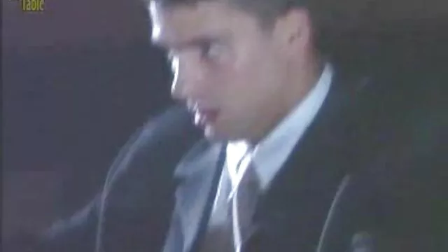 Chienne en bas french porn tukif nylons noirs frappé