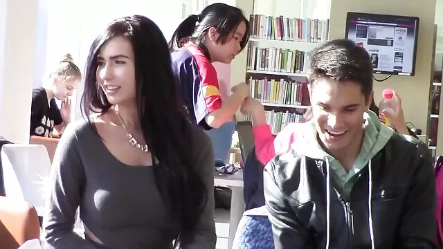 Papa - film pornofrançais Blonde suce 2 bites