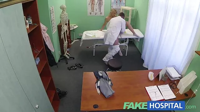 Une star du porno hardcore se fait site porno gratuit en francais sodomiser